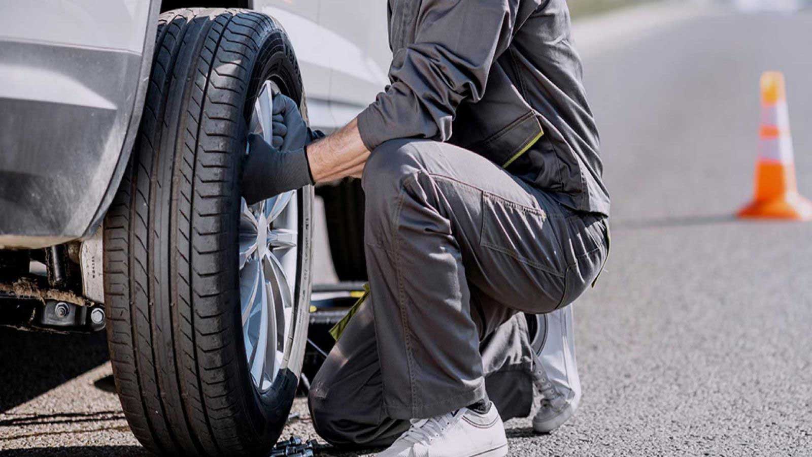 oto-lastik5 Kadıköy Lastikçi lastik değiştiriyor